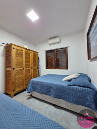 Imagem Casa com 2 Quartos à Venda, 117 m² em Centro - Ubatuba Imagem Casa com 2 Quartos à Venda, 117 m² em Centro - Ubatuba