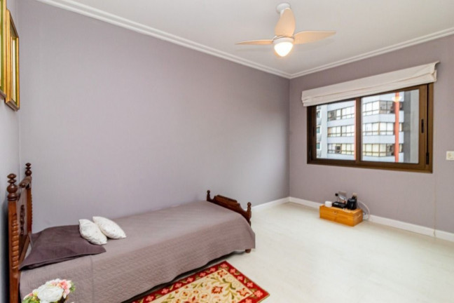 Imagem Imóvel com 3 Quartos à Venda, 244 m² em Rio Branco - Porto Alegre Imagem Imóvel com 3 Quartos à Venda, 244 m² em Rio Branco - Porto Alegre