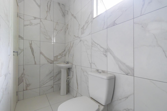 Imagem Casa com 2 Quartos à Venda, 138 m² em Xaxim - Curitiba