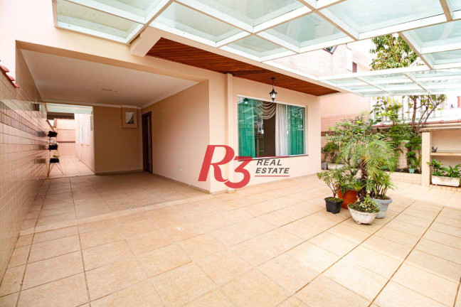 Sobrado com 4 Quartos à Venda, 342 m² em Embaré - Santos