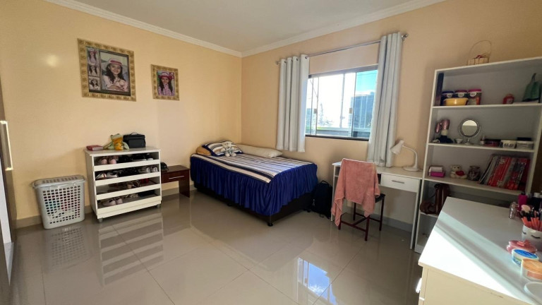 Imagem Casa com 4 Quartos à Venda, 378 m² em Samambaia Norte (samambaia) - Brasília Imagem Casa com 4 Quartos à Venda, 378 m² em Samambaia Norte (samambaia) - Brasília