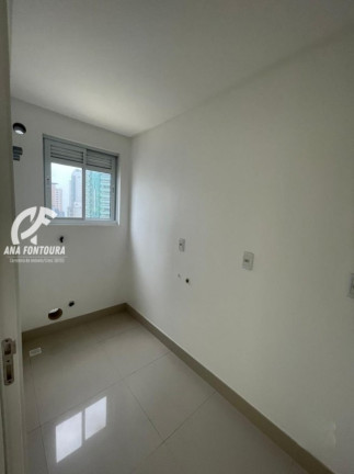 Imagem Apartamento com 3 Quartos à Venda, 133 m² em Centro - Balneário Camboriú Imagem Apartamento com 3 Quartos à Venda, 133 m² em Centro - Balneário Camboriú