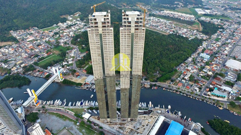 Imagem Apartamento com 4 Quartos à Venda, 257 m² em Centro - Balneário Camboriú Imagem Apartamento com 4 Quartos à Venda, 257 m² em Centro - Balneário Camboriú