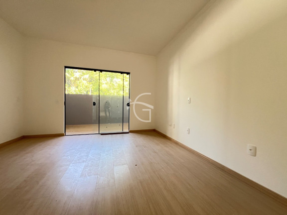 Imagem Casa com 3 Quartos à Venda, em Floresta - Joinville Imagem Casa com 3 Quartos à Venda, em Floresta - Joinville