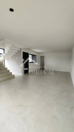 Imagem Casa com 1 Quarto à Venda, 152 m² em Bom Retiro - Joinville Imagem Casa com 1 Quarto à Venda, 152 m² em Bom Retiro - Joinville