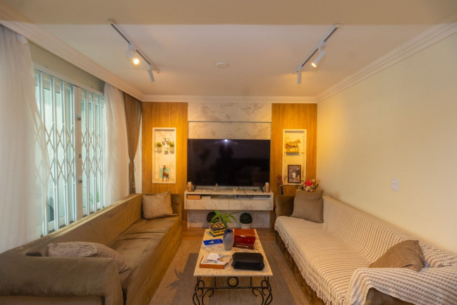 Imagem Casa com 3 Quartos à Venda, 175 m² em Seminário - Curitiba