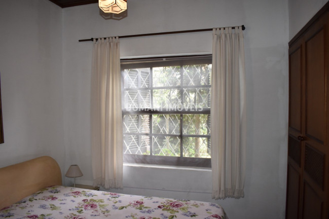 Imagem Casa com 4 Quartos à Venda, 210 m² em Região De Capivari - Campos Do Jordão