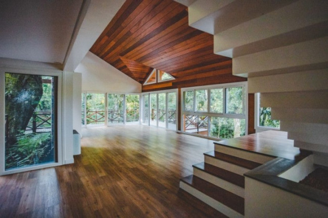 Imagem Casa de Condomínio com 4 Quartos à Venda, 389 m² em Centro - Gramado