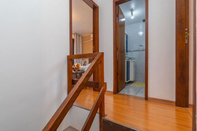 Imagem Casa com 3 Quartos à Venda, 174 m² em Nonoai - Porto Alegre