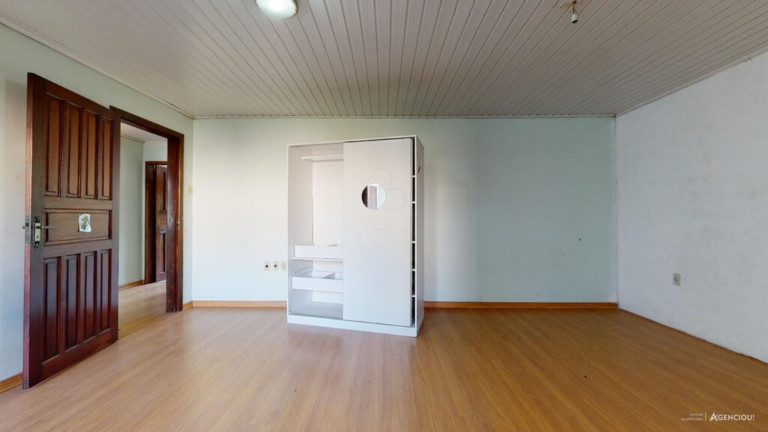 Imagem Imóvel com 3 Quartos à Venda, 390 m² em Agronomia - Porto Alegre Imagem Imóvel com 3 Quartos à Venda, 390 m² em Agronomia - Porto Alegre