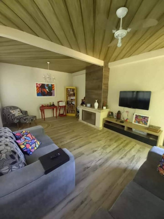 Imagem Casa com 3 Quartos à Venda, 8 m² em Amparo - Nova Friburgo
