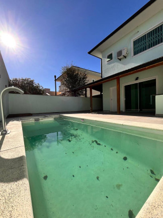 Casa com 3 Quartos à Venda,  em Campeche - Florianópolis