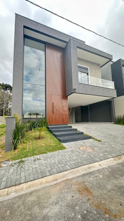 Sobrado com 3 Quartos à Venda, 252 m² em Aviação - São José Dos Pinhais