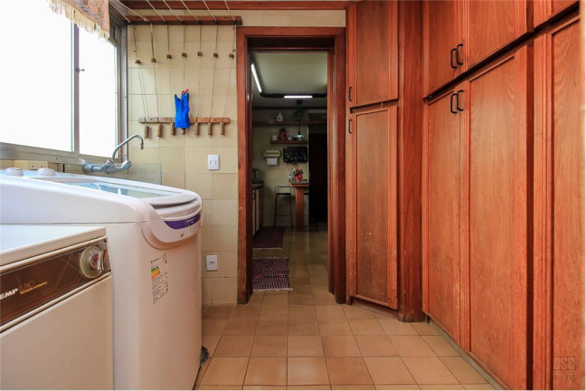 Imagem Apartamento com 4 Quartos à Venda, 217 m² em Higienópolis - Porto Alegre Imagem Apartamento com 4 Quartos à Venda, 217 m² em Higienópolis - Porto Alegre