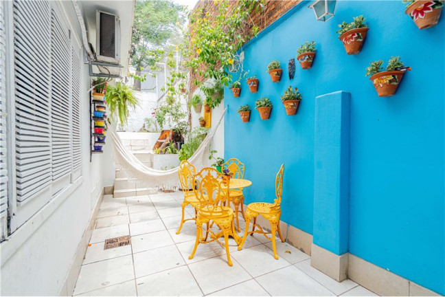 Imagem Imóvel com 2 Quartos à Venda, em Auxiliadora - Porto Alegre Imagem Imóvel com 2 Quartos à Venda, em Auxiliadora - Porto Alegre