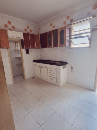 Imagem Casa com 5 Quartos à Venda, em Itapuã - Salvador Imagem Casa com 5 Quartos à Venda, em Itapuã - Salvador