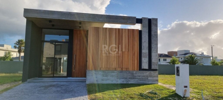 Imagem Casa de Condomínio com 4 Quartos à Venda, 150 m² em Centro - Xangri-lá