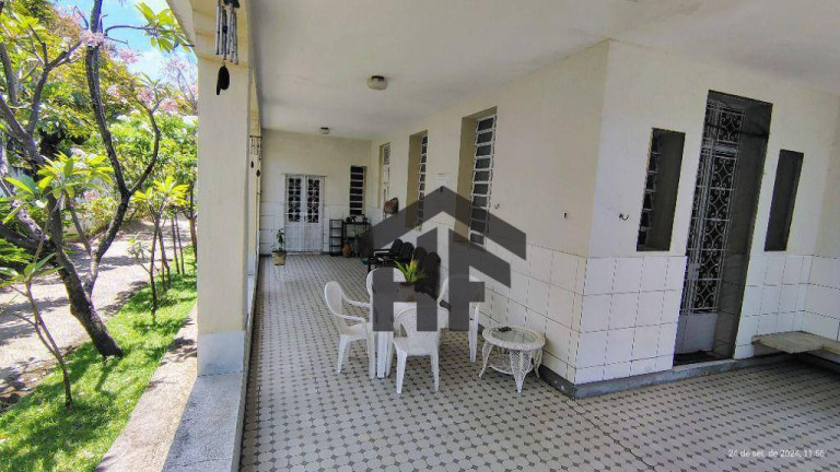 Imagem Casa com 7 Quartos à Venda, 245 m² em Carmo - Olinda Imagem Casa com 7 Quartos à Venda, 245 m² em Carmo - Olinda