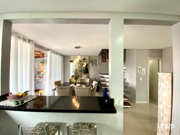 Imagem Casa com 3 Quartos à Venda, 300 m² em Estreito - Florianópolis Imagem Casa com 3 Quartos à Venda, 300 m² em Estreito - Florianópolis