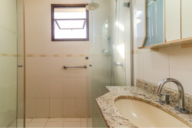 Imagem Apartamento com 2 Quartos à Venda, 74 m² em Petrópolis - Porto Alegre