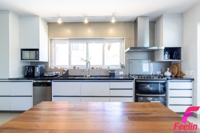 Imagem Casa com 2 Quartos à Venda, 223 m² em Rio Tavares - Florianópolis