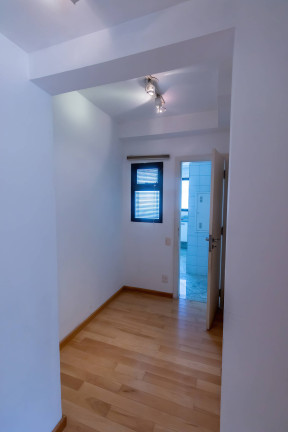 Apartamento com 3 Quartos para Alugar, 240 m² em Itaim Bibi - São Paulo