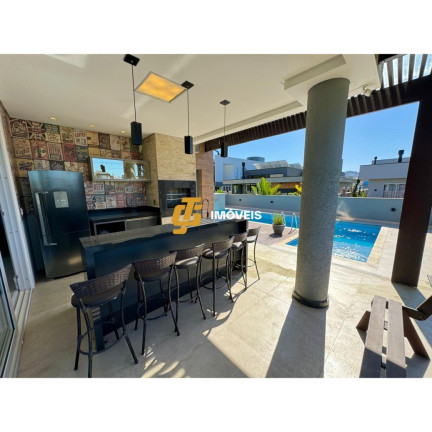 Imagem Casa com 3 Quartos à Venda, 289 m² em Caledônia - Camboriú
