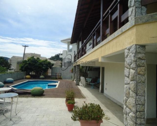 Imagem Casa com 5 Quartos à Venda, 600 m² em Charitas - Niterói