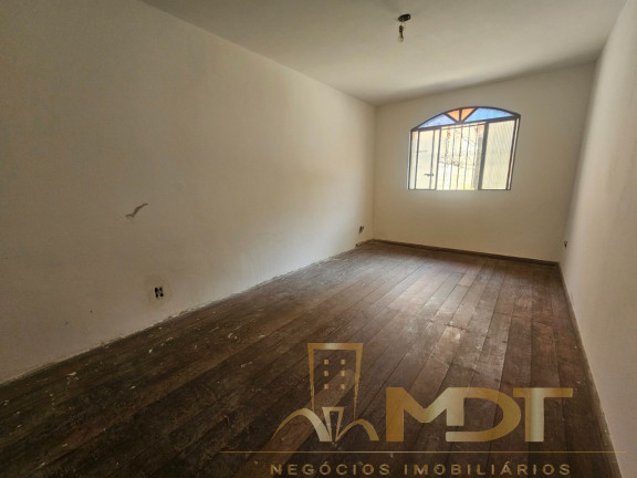 Imagem Casa com 4 Quartos à Venda, 232 m² em Copacabana - Belo Horizonte Imagem Casa com 4 Quartos à Venda, 232 m² em Copacabana - Belo Horizonte