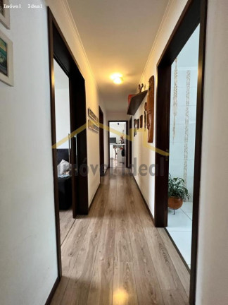 Imagem Casa com 6 Quartos à Venda, 210 m² em Guabirotuba - Curitiba Imagem Casa com 6 Quartos à Venda, 210 m² em Guabirotuba - Curitiba