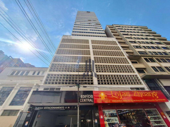 Sala Comercial à Venda ou Locação, 59 m² em Centro - Curitiba