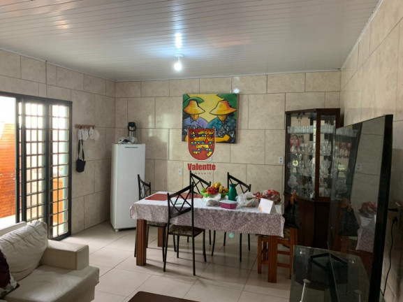Imagem Casa com 3 Quartos à Venda, em Balneário - Florianópolis Imagem Casa com 3 Quartos à Venda, em Balneário - Florianópolis