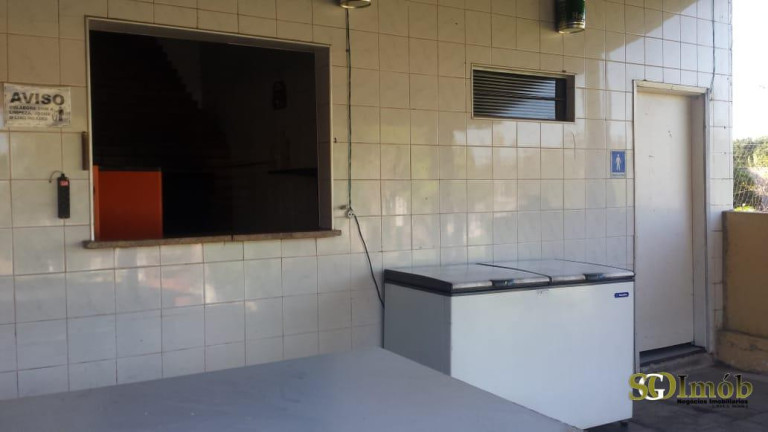 Imagem Chácara com 6 Quartos à Venda, 300 m²