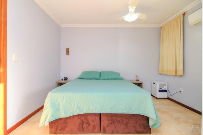 Imagem Casa com 3 Quartos à Venda, 155 m² em Hípica - Porto Alegre Imagem Casa com 3 Quartos à Venda, 155 m² em Hípica - Porto Alegre
