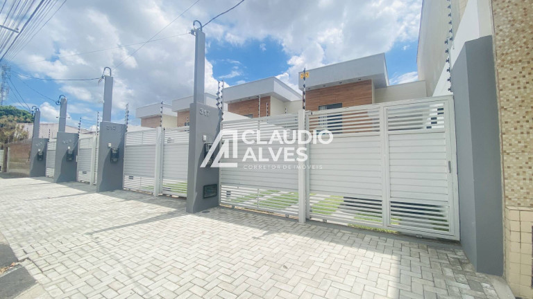 Casa com 3 Quartos à Venda, 80 m² em Parque Ipê - Feira De Santana
