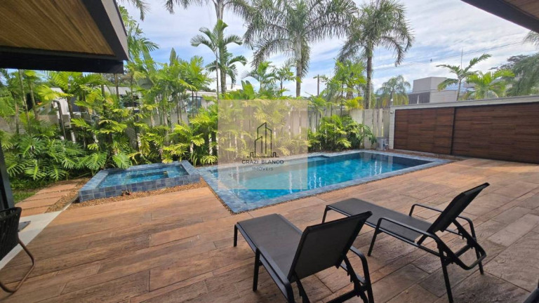 Imagem Casa de Condomínio com 4 Quartos à Venda, 349 m²