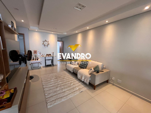 Imagem Casa com 3 Quartos à Venda, 250 m² em Jardim Imperial - Cuiabá