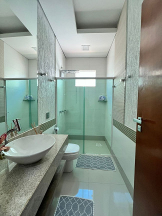 Imagem Casa de Condomínio com 3 Quartos à Venda, 210 m² em Santa Mônica - Uberlândia Imagem Casa de Condomínio com 3 Quartos à Venda, 210 m² em Santa Mônica - Uberlândia