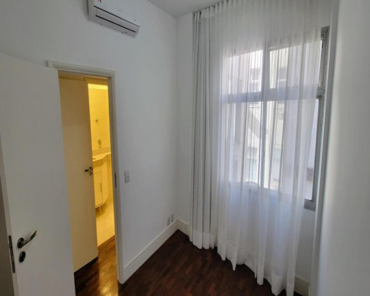 Imagem Imóvel com 3 Quartos à Venda, 150 m² em Ipanema - Rio De Janeiro Imagem Imóvel com 3 Quartos à Venda, 150 m² em Ipanema - Rio De Janeiro