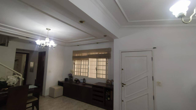 Imagem Casa com 3 Quartos à Venda, 238 m² em Jardim Imperial - Maringá