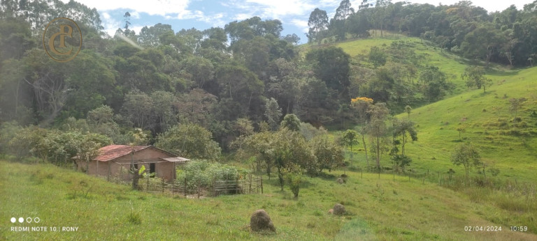 Imagem Chácara com 2 Quartos à Venda, 180 m² em Macaco - Paraibuna Imagem Chácara com 2 Quartos à Venda, 180 m² em Macaco - Paraibuna