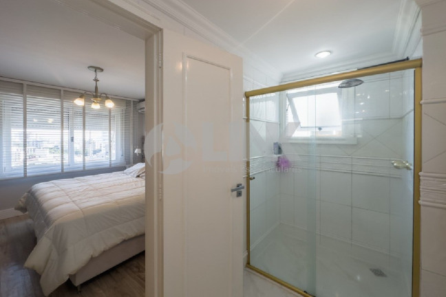Imagem Imóvel com 3 Quartos à Venda, 244 m² em Bela Vista - Porto Alegre Imagem Imóvel com 3 Quartos à Venda, 244 m² em Bela Vista - Porto Alegre
