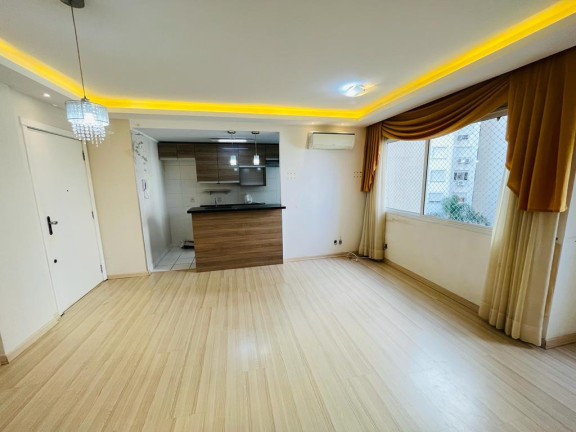 Imagem Imóvel com 3 Quartos à Venda,  em Vila Ipiranga - Porto Alegre