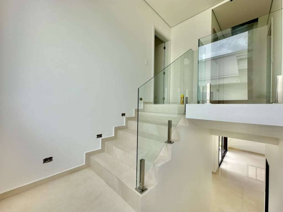 Imagem Casa com 4 Quartos à Venda, 307 m² em Granja Viana - Carapicuíba Imagem Casa com 4 Quartos à Venda, 307 m² em Granja Viana - Carapicuíba
