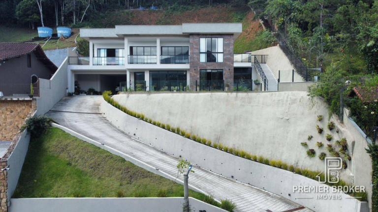 Imagem Casa com 3 Quartos à Venda ou Locação, 399 m² em Panorama - Teresópolis Imagem Casa com 3 Quartos à Venda ou Locação, 399 m² em Panorama - Teresópolis