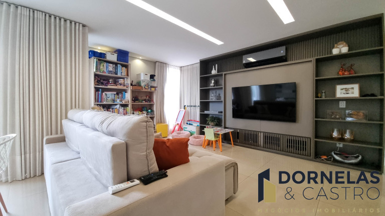 Imagem Casa com 5 Quartos à Venda, 800 m² em Guará I - Brasília Imagem Casa com 5 Quartos à Venda, 800 m² em Guará I - Brasília