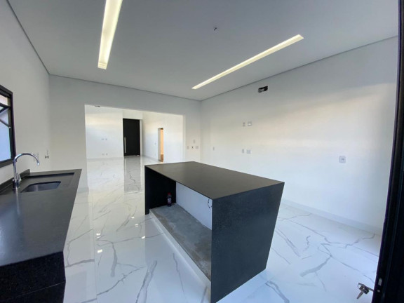 Imagem Imóvel com 3 Quartos à Venda, 166 m² Imagem Imóvel com 3 Quartos à Venda, 166 m²