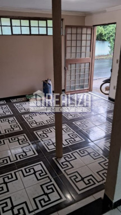 Imagem Casa com 2 Quartos à Venda, 300 m² em Vila Olímpica - Uberaba Imagem Casa com 2 Quartos à Venda, 300 m² em Vila Olímpica - Uberaba