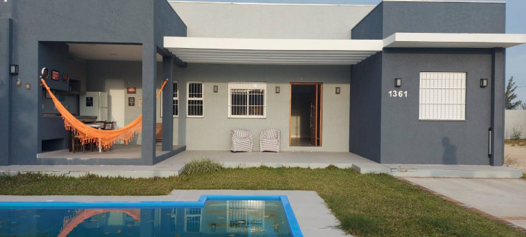 Imagem Casa com 3 Quartos à Venda,  em Atlântida Sul - Osório