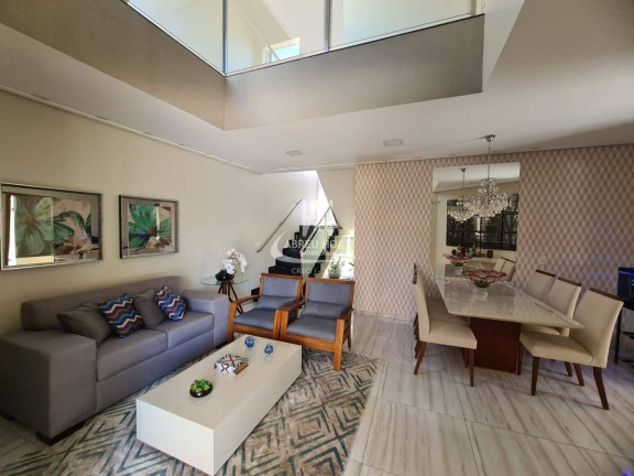 Casa com 3 Quartos à Venda, 